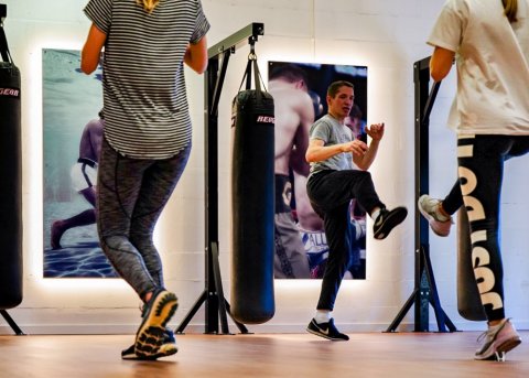 cours de boxe pieds-poings brignais defoulement mieux-être perte de poids